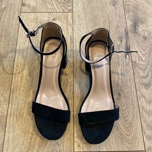 Black chunky heel sandal